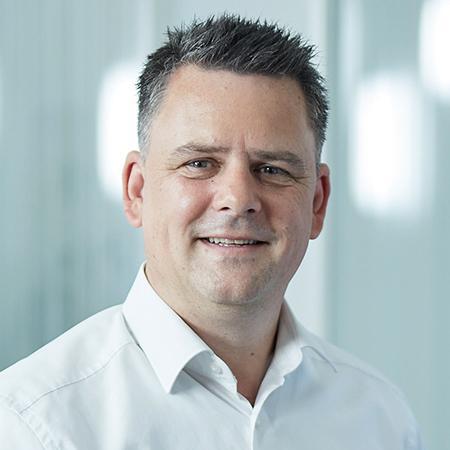Referent Carsten Prokop <p>Carsten Prokop ist Geschäftsführer und Mitgesellschafter der eVergabe.de GmbH. Er ist dem Geschäftsfeld der elektronischen Vergabe und Beschaffung seit nunmehr 16 Jahren verbunden und gestaltet dieses in verschiedenen Funktionen aktiv mit. Bei evergabe.de entwickelt er insbesondere die Produkte für unsere Vergabeplattform und widmet sich dem Ausrichten unserer Geschäftsmodelle gemeinsam mit unseren Kooperationspartnern. Carsten Prokop begleitet weitere Positionen in verbundenen Unternehmen und ist aktiv in der Gremienarbeit beim Bitkom e.V.</p>