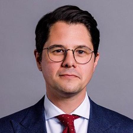Referent Dr. Benjamin Klein <p>Dr. Benjamin Klein ist Partner der Eichler Kern Klein Rechtsanwälte PartG mbB. Er ist seit über fünfzehn Jahren mit dem öffentlichen Auftragswesen befasst und ist Autor zahlreicher Veröffentlichungen in dem Bereich, u.a. in verschiedenen namhaften Kommentaren. Er wird von der WirtschaftsWoche und dem Handelsblatt zu den renommiertesten Anwälten im Vergaberecht gezählt. Er berät öffentliche Auftraggeber und Unternehmen umfassend zu vergaberechtlichen Fragestellungen im Bau- Liefer- und Dienstleistungssektor. Einen Schwerpunkt seiner Beratung stellen IT- und Digitalisierungsprojekte dar.</p>