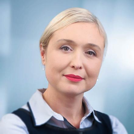 Referent Helena Gerhardt <p>Helena Gerhardt ist Geschäftsführerin der AI-ILV GmbH und verfügt sowohl über langjährige Erfahrung im Bereich des Vergabewesens auf europäischer, Bundes-, Landes- und kommunaler Ebene als auch in der Gestaltung von Geschäftsprozessen. Sie ist spezialisiert im Bereich der Vergabemanagement- und Beschaffungsprozessberatung sowie für den Einsatz von elektronischen Vergabetools. Frau Gerhardt ist seit 2007 als Dozentin tätig und hält unter anderem Seminare über die Themenschwerpunkte „Vergabemanagement“, „Erstellung von ausschreibungskonformen und produktneutralen Leistungsverzeichnissen“ sowie über die „Wertung der Angebote unter dem Einsatz unterschiedlicher Wertungsschemata“. Dadurch, dass die AI-ILV GmbH als Dienstleistungsgesellschaft im Vergabewesen tätig ist, ist es ihr möglich, auf innovative Art und Weise zielführende und äußerst praxisnahe Schulungsinhalte zu vermitteln.</p>