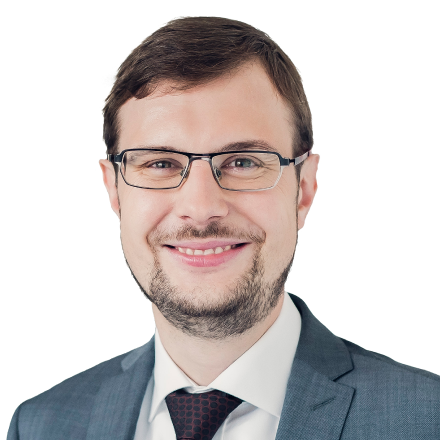 Referent Kristian Glowe <p>Kristian Glowe ist seit seinem Studium auf das Thema Arbeitsrecht spezialisiert und berät vor allem gewerbliche Unternehmen und Zeitarbeitsfirmen in Fragen des Individualarbeitsrechts. Außerdem unterstützt er inländische sowie ausländische Unternehmen sowohl beim Recruiting als auch bei der Beschäftigung von Mitarbeitern aus dem Nicht-EU-Ausland.</p>
<p>Hervorzuheben ist seine Kompetenz im kirchlichen Arbeitsrecht, in dem er ein breites Spektrum an juristischen Aspekten abdeckt. Hierzu zählen unter anderem Arbeitsvertragsrichtlinien, die kirchliche Dienstvertragsordnung und das Mitarbeitervertretungsgesetz. Kristian Glowe verfügt zudem über umfassende Erfahrung in der Prozessvertretung bei kirchengerichtlichen Verfahren sowie bei Streitigkeiten im Individualarbeitsrecht.</p>