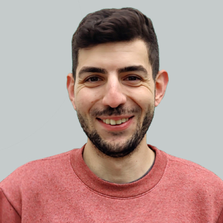 Referent Daniel Kremerov <p>Daniel Kremerov hat es sich zur Aufgabe gemacht, Unternehmen dabei zu helfen, innovative Technologien gewinnbringend in den Unternehmensalltag zu integrieren. Als Mitgründer der Softwarefirma SIDESTREAM fokussiert er sich darauf, innovative Produkte zu bauen und nicht nur darüber zu reden.</p>
<p>Durch seine Studien sowohl in International Business als auch Computer Science und seiner Arbeitserfahrung als Full-Stack-Entwickler verfügt er über detaillierte Einsichten in beide Welten der Softwareentwicklung. So kann Daniel Kremerov zusammen mit dem SIDESTREAM Team individuelle Konzepte und Softwareprodukte entwickeln, um bestehende unternehmerische Herausforderungen in vielen Fachgebieten nachhaltig und sicher zu lösen.</p>