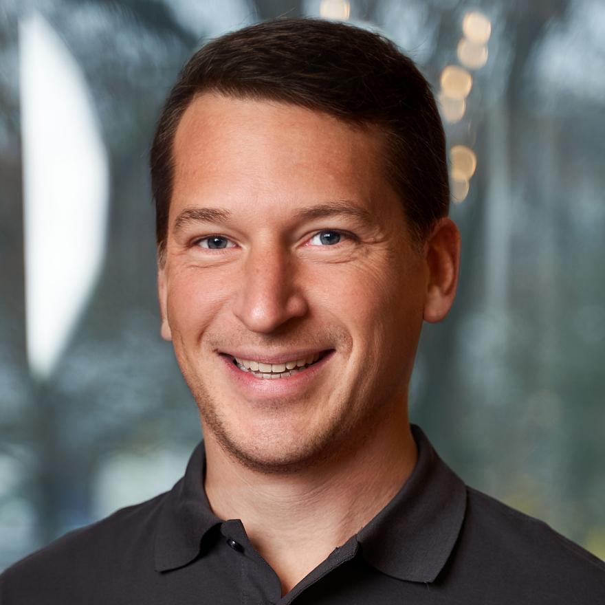 &lt;p&gt;Philipp Christopher Rothmann ist selbstst&auml;ndiger Coach, Berater und Inhaber von itsecuritycoach. Hier sind Informationssicherheit, Cyber-Sicherheit sowie Datenschutz seine zentralen Themen.&lt;/p&gt;

&lt;p&gt;Neben seiner Mitgliedschaft bei der Information Systems Audit and Control Association (ISACA), besitzt er zudem Berufszertifizierungen als Certified Information Systems Auditor (CISA), ISO27001 Auditteamleiter und BSI-IT-Grundschutzberater.&lt;/p&gt;

&lt;p&gt;Au&szlig;erdem ist Philipp Rothmann Verfasser des BSI IT-Grundschutz-Bausteins zu Microsoft Exchange. Als Mitautor publizierte er den BSI-Standard, das &ldquo;Optimiertes ITIL-Management&ldquo; sowie &ldquo;Digitale Souver&auml;nit&auml;t: Vertrauen in der Netzwerkgesellschaft&ldquo;.&lt;/p&gt;