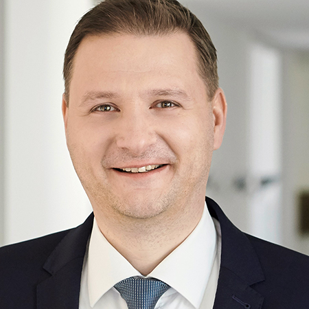 Referent Torsten Steglich <p>Herr Rechtsanwalt Steglich berät und vertritt seit mehr als 10 Jahren klein- und mittelständische Unternehmen in den Bereichen des Wirtschafts-, Vertrags- und Unternehmensrecht sowie im Bau- und Immobilienrecht. Darüber hinaus ist Herr Steglich Ansprechpartner in allen Fragen des Datenschutzrechtes. Neben dieser fachlichen Expertise besitzt Herr Steglich eine Qualifikation als Wirtschaftsmediator und ist auch als Ausbilder für Mediation tätig.</p>