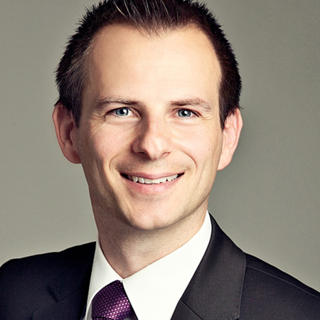 Referent Kenneth Köth <p>Herr Rechtsanwalt Köth ist insbesondere in den Bereichen Arbeitsrecht, Vertragsrecht und Steuerrecht tätig. Er betreut schwerpunktmäßig mittelständische Unternehmen aus den Bereichen Anlagenbau und Personalüberlassung. Neben seiner Funktion als Rechtsanwalt ist Herr Köth aktuell als Interimspersonalleiter eines international agierenden Motorenherstellers tätig und Mitglied im Verwaltungsausschuss der Agentur für Arbeit Dresden und Zwickau.</p>